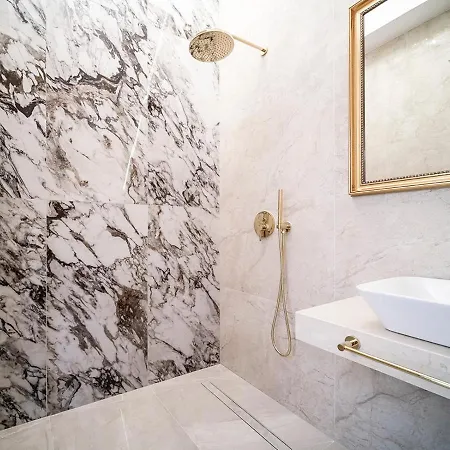 فندق مبيت وإفطار Zatoka Aniolow ليبا